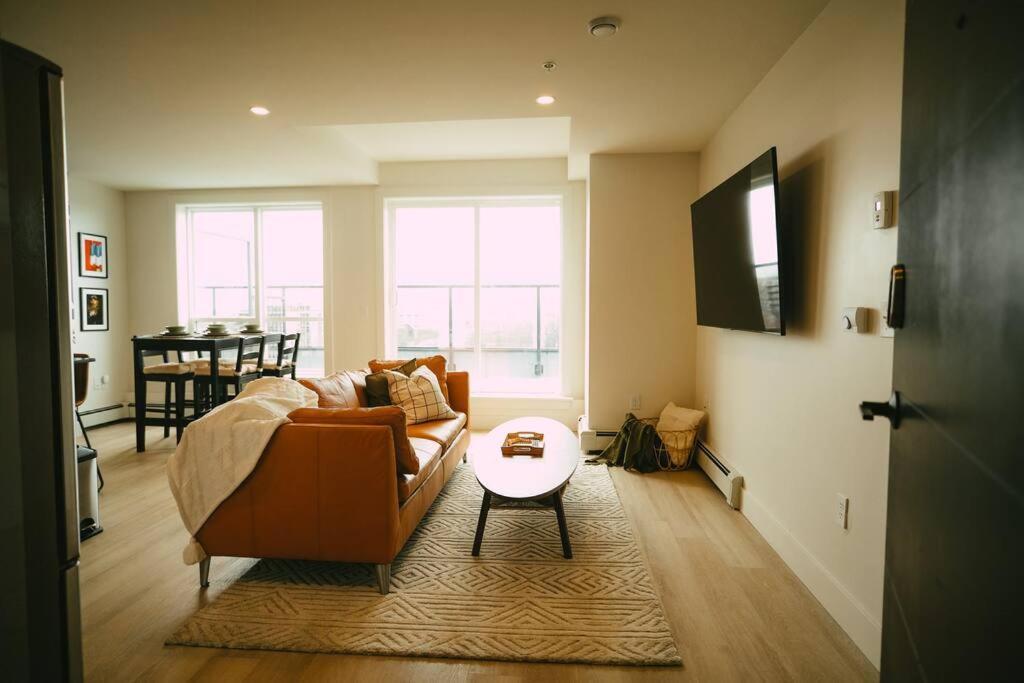 Chic Cozy Retreat - 2Br - Stunning North End Views Lägenhet Halifax Exteriör bild